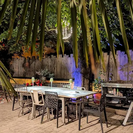 Апартаменты Studihotel Le Cosy Saint-Maurice-de-Gourdans