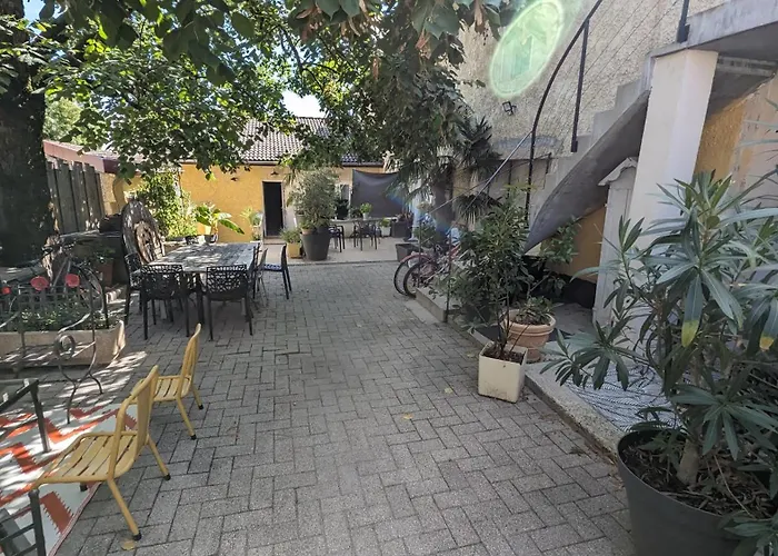 Studihotel Le Cosy Lejlighed Saint-Maurice-de-Gourdans