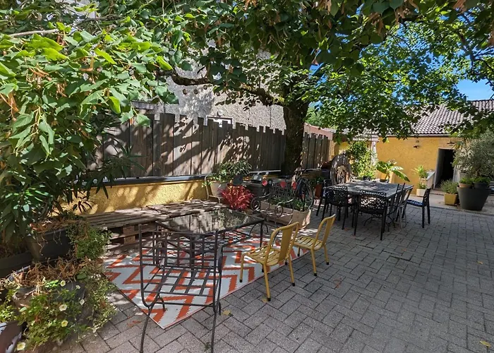 Studihotel Le Cosy 3* Saint-Maurice-de-Gourdans