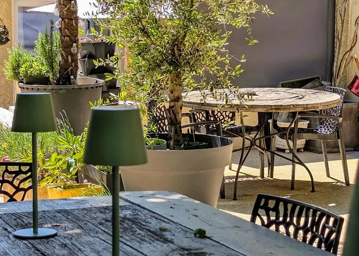 Studihotel Le Cosy Lejlighed Saint-Maurice-de-Gourdans